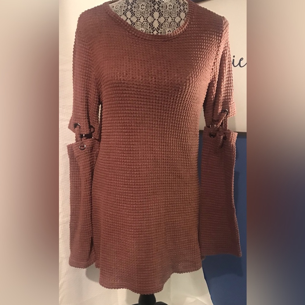 NWT STYLE & RACK Filly Flair Sweater top with unique long sleeve design size L